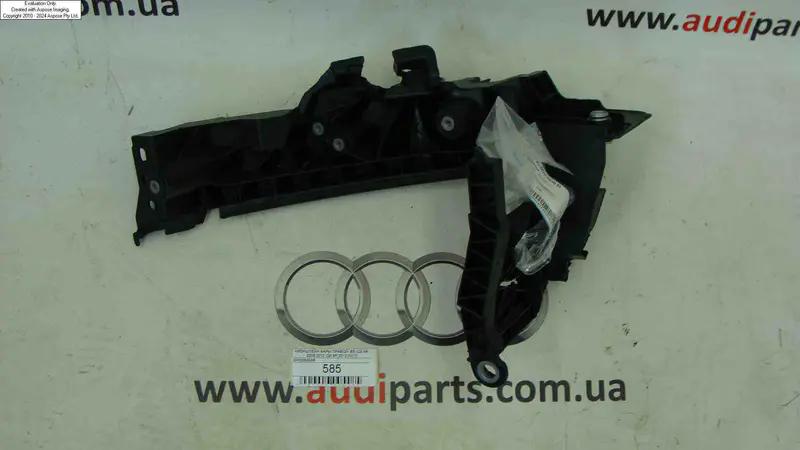 кронштейн фари правої  8r