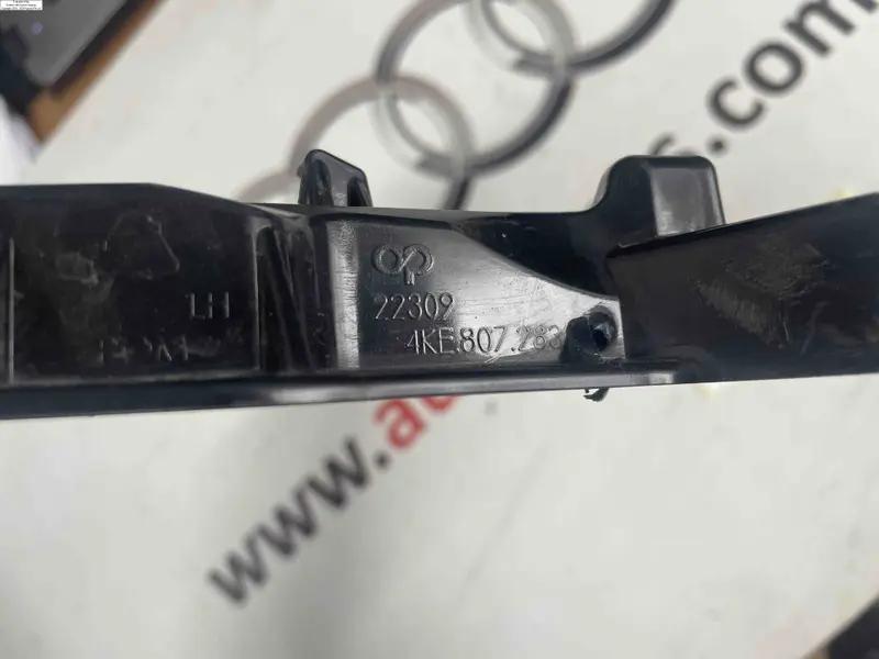 кронштейн крила переднього лівого e-tron