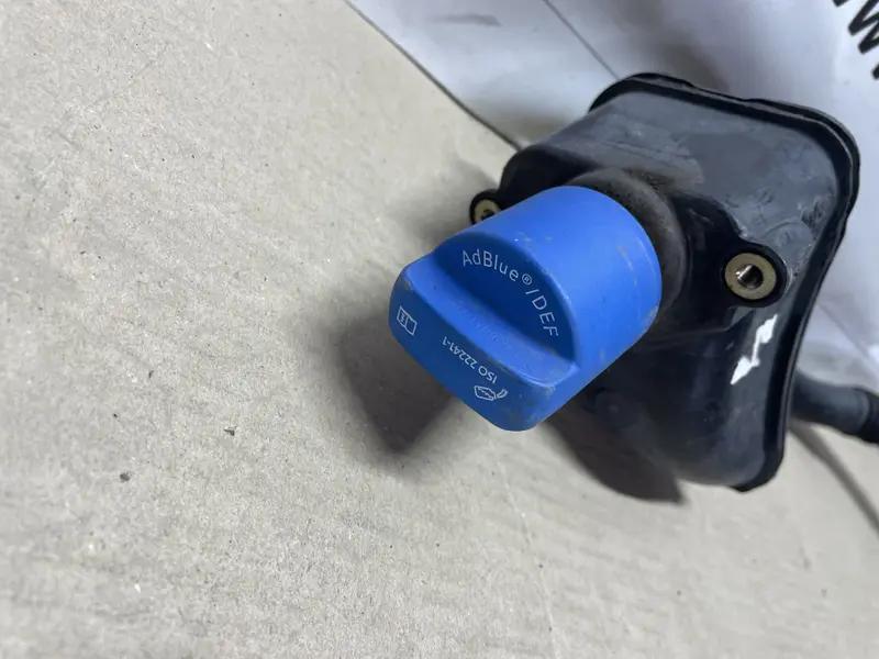 трубка вливання рідини бака adblue a8 d5
