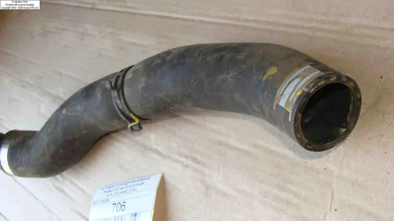 патрубок охолодження  нижній правий