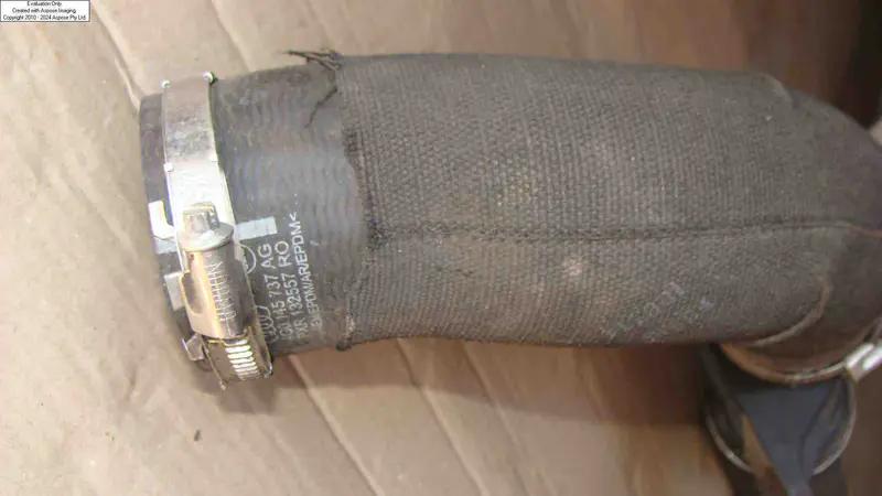 труба напірної лінії з датчиком тиску газової суміші