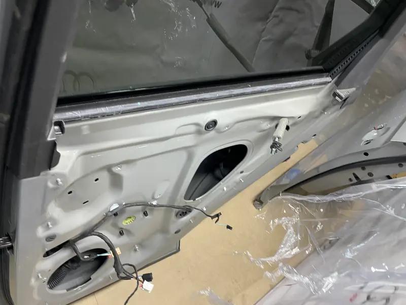 дверка задня права q5 80a