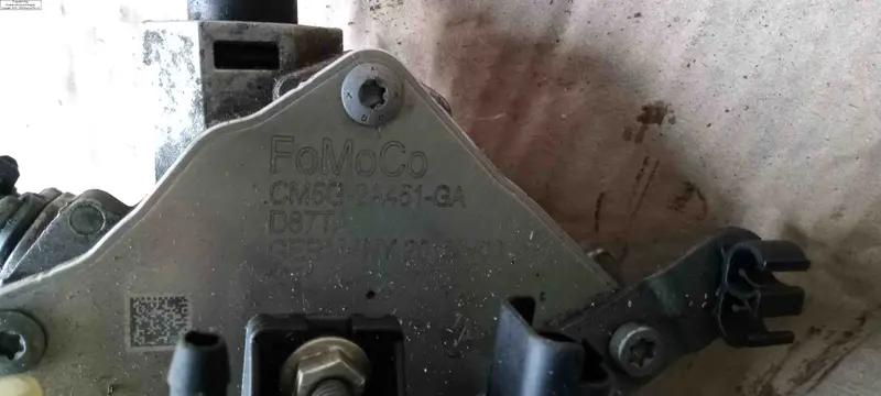 вакумний насос гальм ford focus