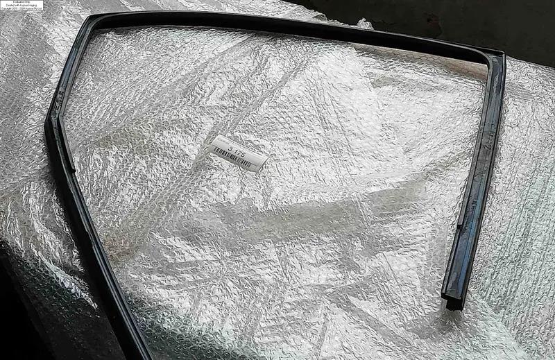 ущільнювач скла лівих задніх дверей q7 4l