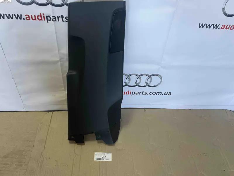 обшивка стойки права audi q7 4m