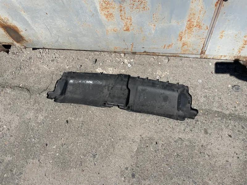 накладка радіатора
