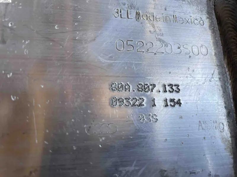 кронштейн підсилювача переднього бампера лівий