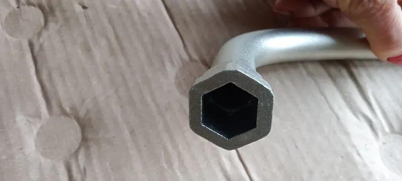 торцовий гаєчний ключ для колісних болтів