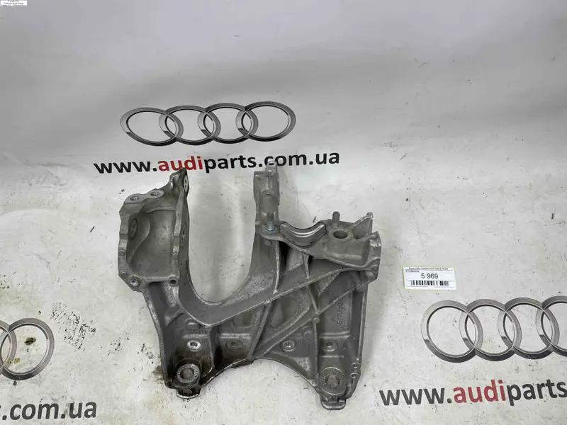 кронштейн підрамника лівий a8 d4