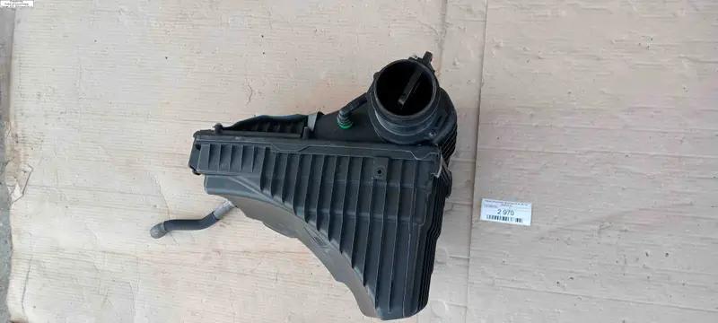 корпус повітряного  фільтра q7 4l