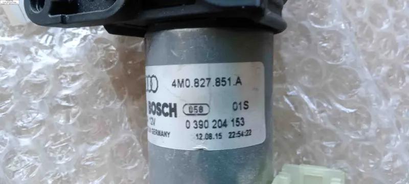 петля з електопривідом  кришки багажника ліва q7 4m