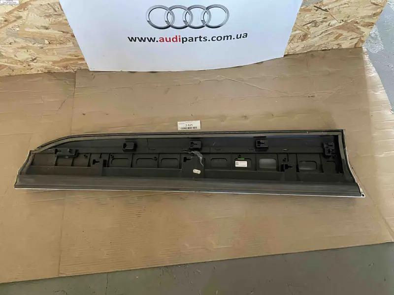 накладка дверки права  передня q7 4m