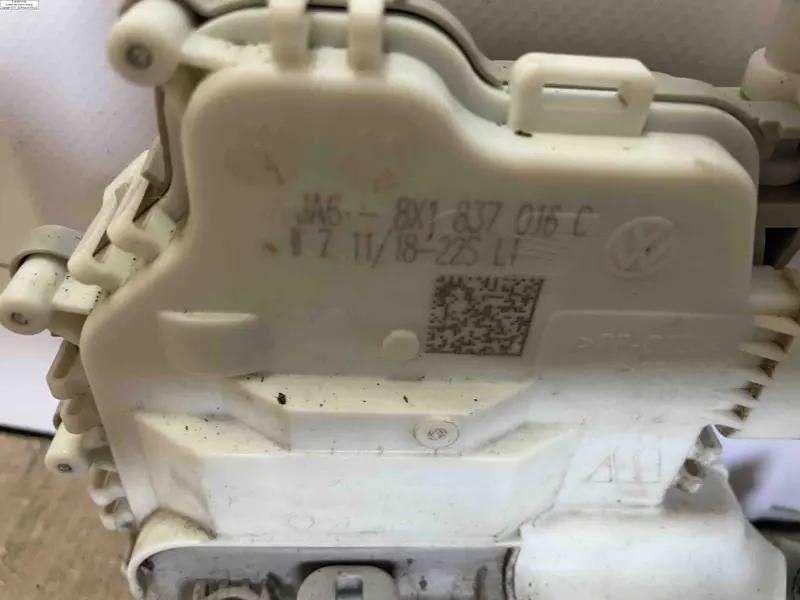 замок передньої правої дверки q5 80a