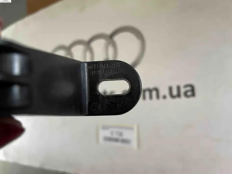 кронштейн фари a8 d4