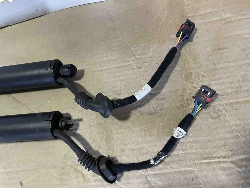 амортизатор кришки багажника e-tron
