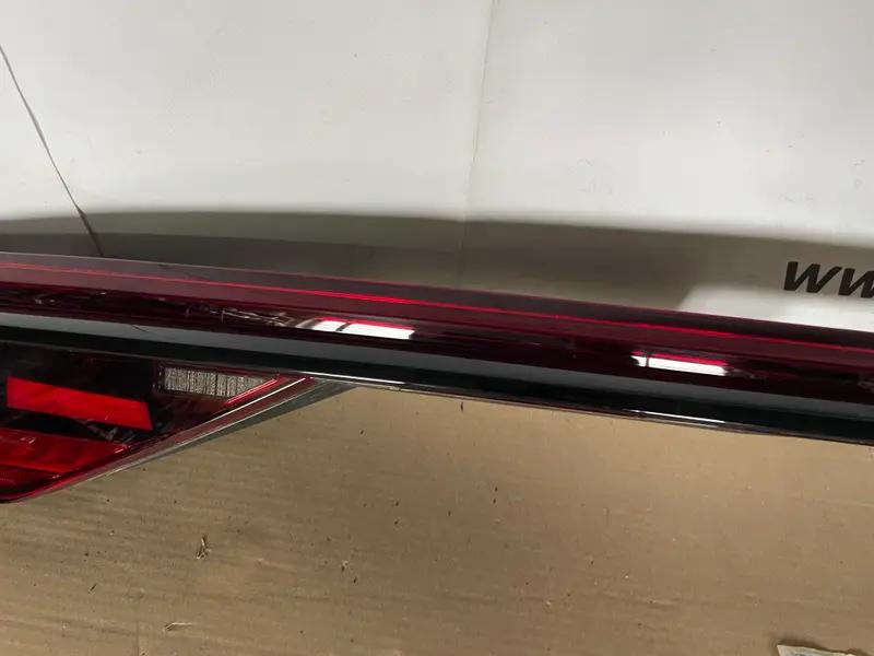 ліхтар центральний a8 s8 d5 oled рест usa