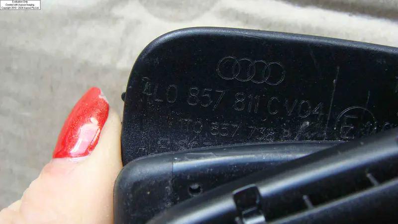 ремень безпеки третій ряд  q7 4l