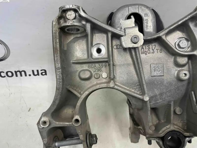 кронштейн подушки двигуна