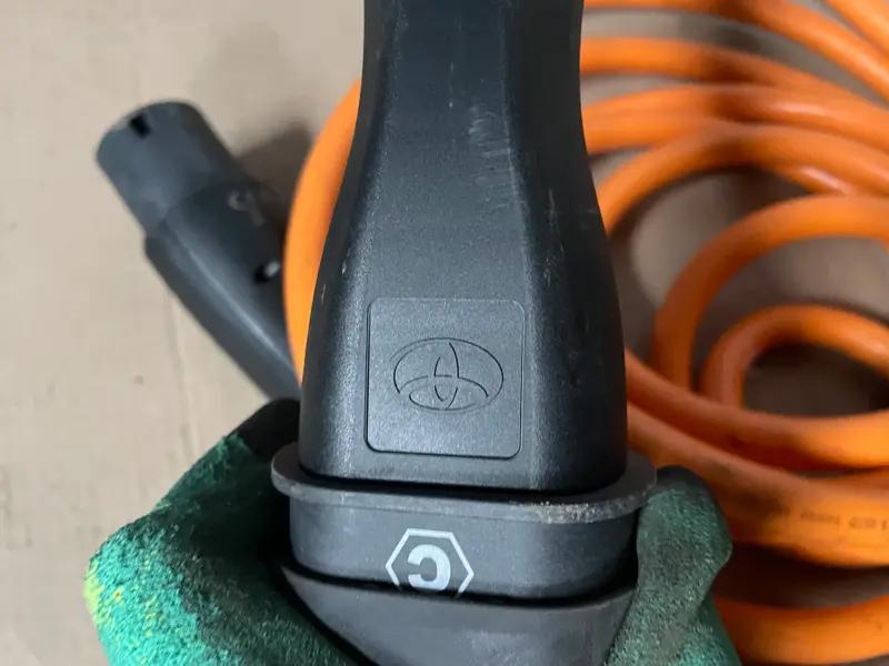 кабель зарядки toyota rav4 2020