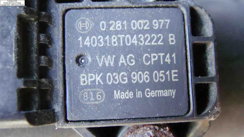 труба напірної лінії з датчиком тиску газової суміші