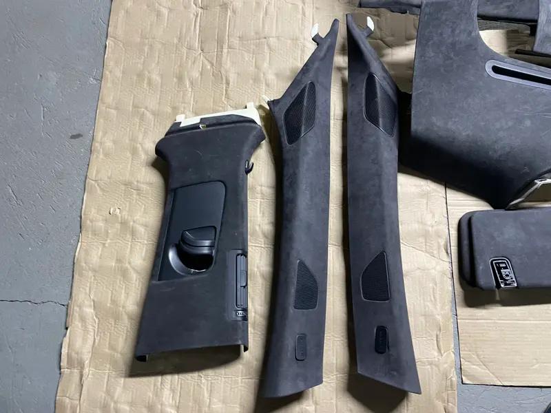 комплект стойок салону,потолок алькантара пятимістна q7 4m