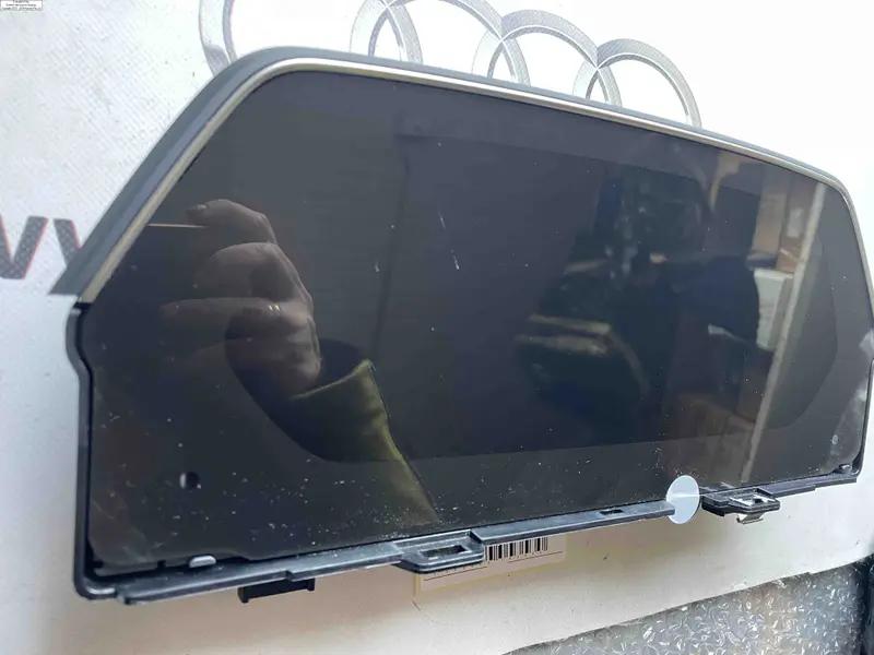 щиток приладів   e-tron