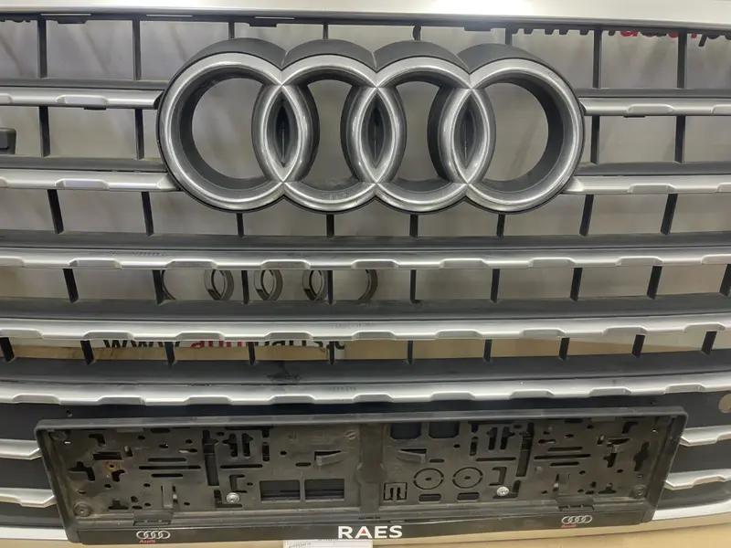 решітка радіатора q7 4m проста