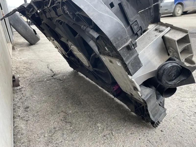 установочна панель в зборі sq5 80a  2,0 літра бензин