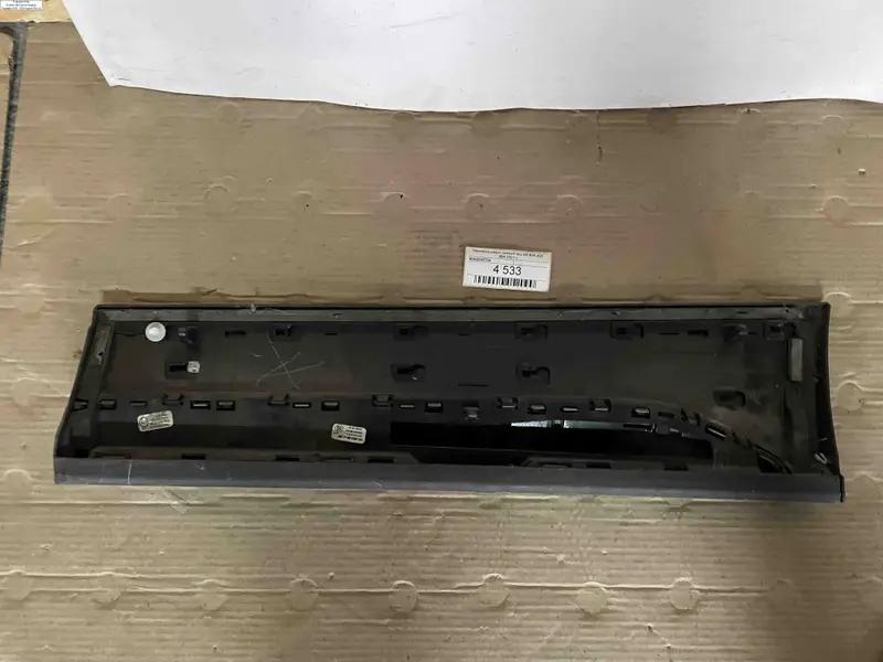 накладка дверей задня права q5 80a проста