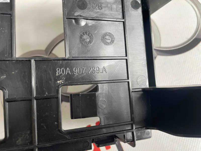кріплення блоку управління аварійним викликом
