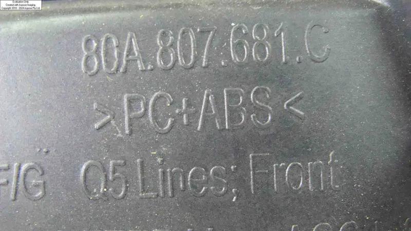 решітка бампера передня ліва  80а