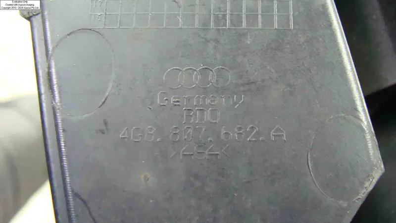 решітка бампера права перід