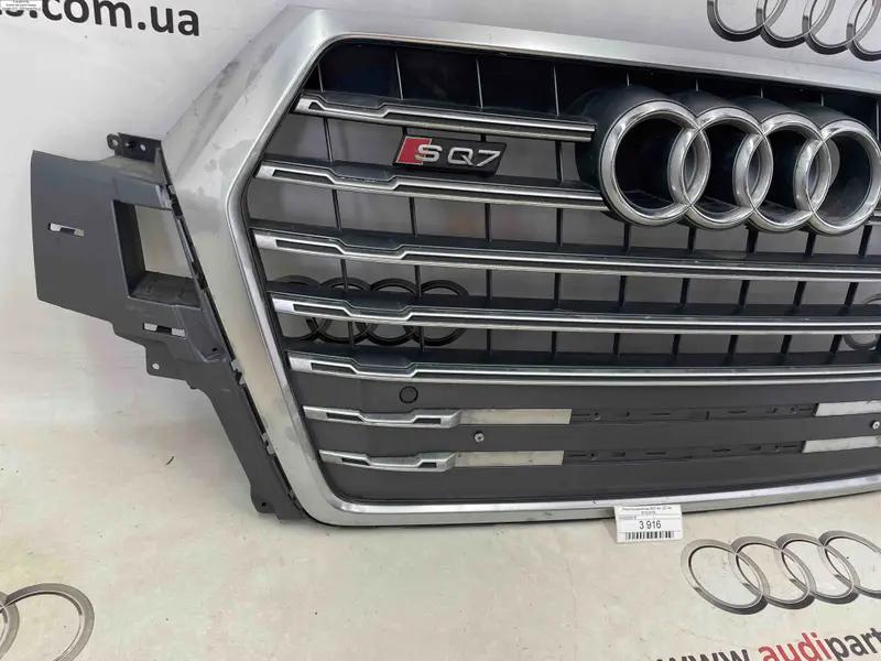 решітка радіатора sq7 4m