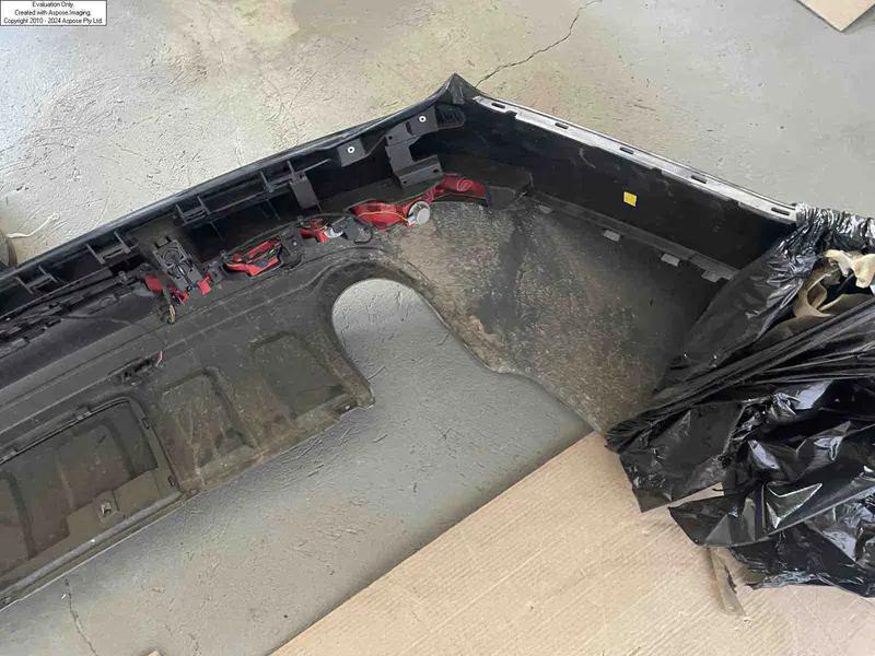 бампер задній q7 4l без правого ліхтара