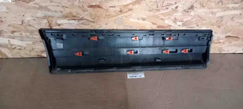 накладка лівої дверки q7 4l