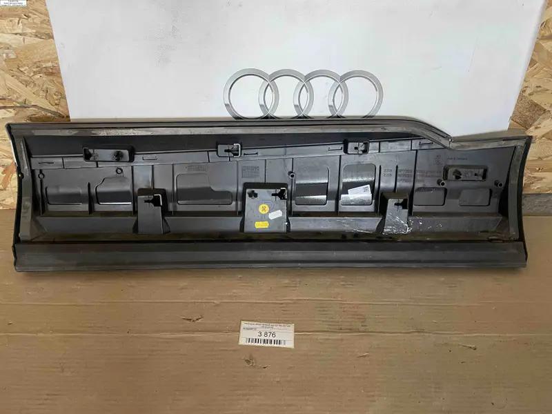 накладка дверей задня права q7 4m