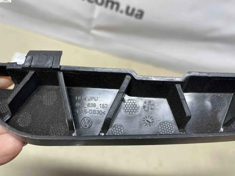 кріплення ущільнювача  дверки права сторона