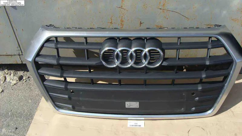 решітка радіатора q5 80a проста