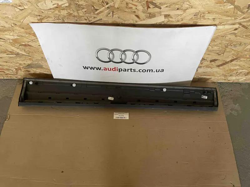 накладка дверей передня ліва q5 80a