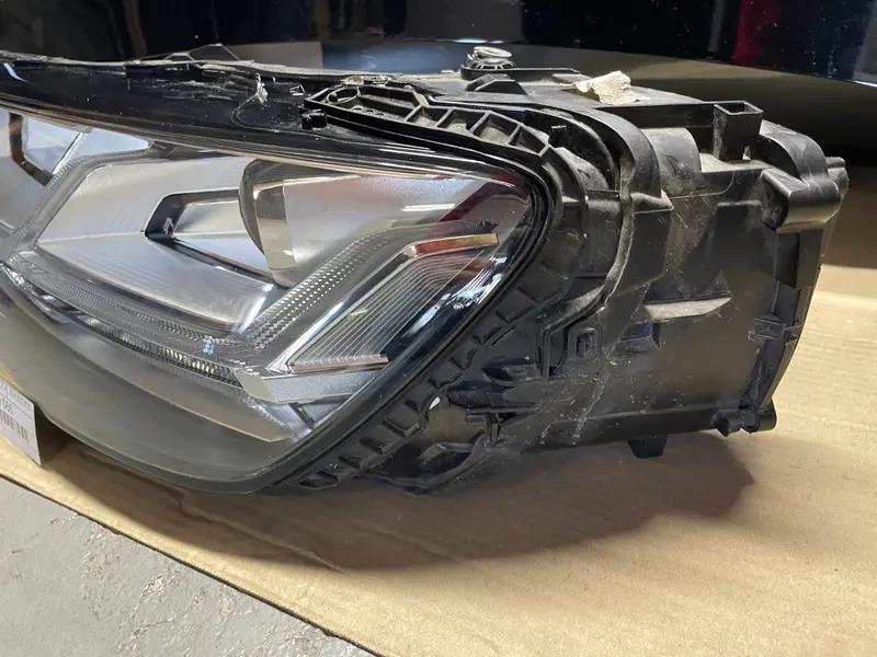 фара ліва  full led q7 4m