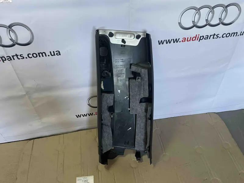 обшивка стойки права audi q7 4m