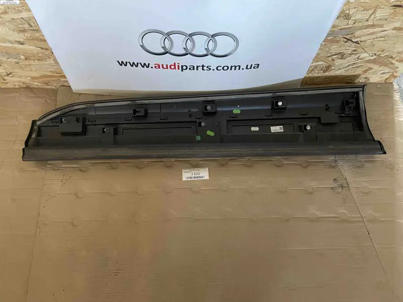 накладка дверки права передня  q7 4m s-line