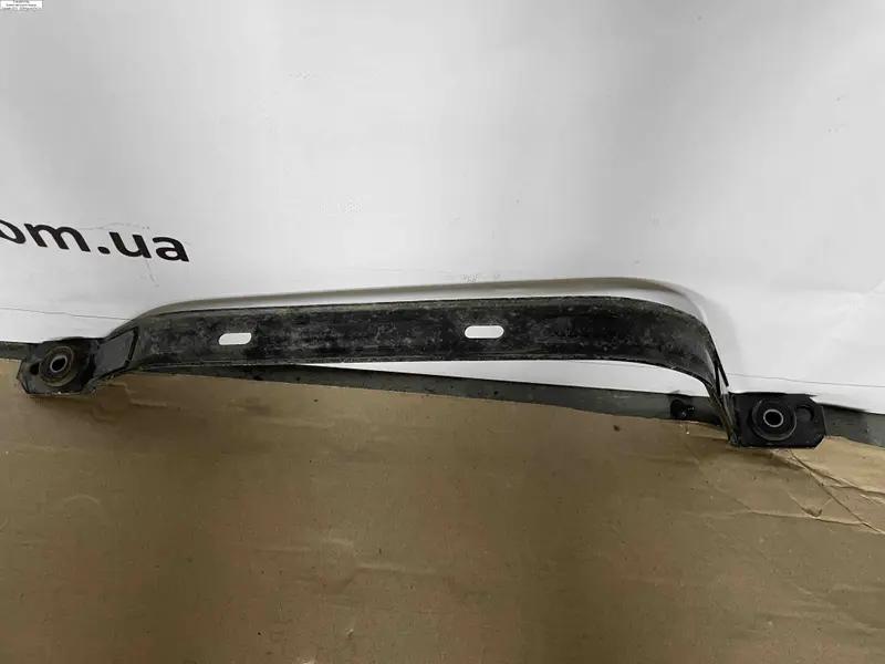 кронштейн паливного бака a8 d5
