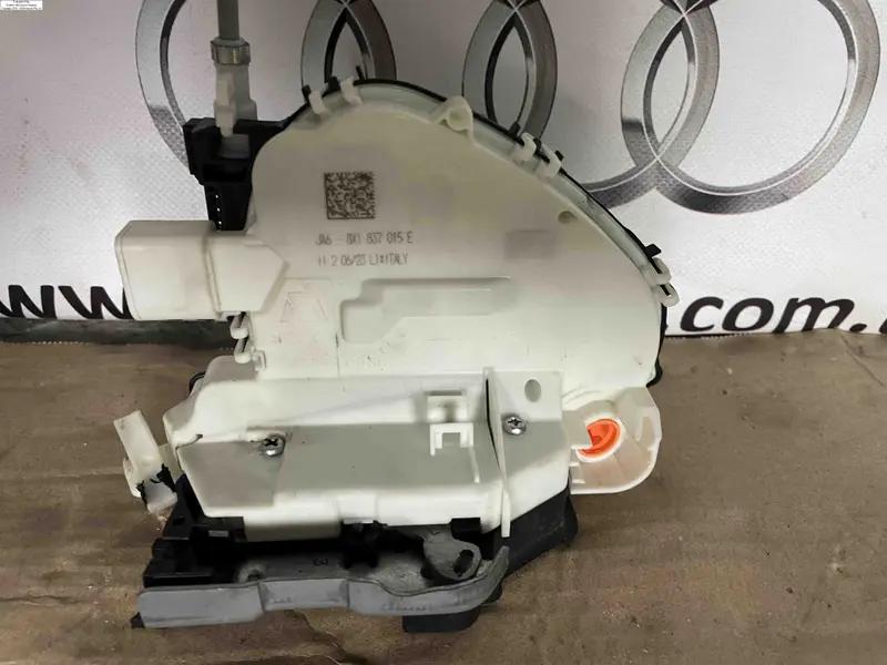 замок лівої передньої дверки q5 80a