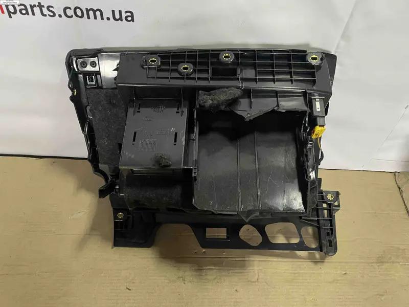 бардачок q7 4m з надломом